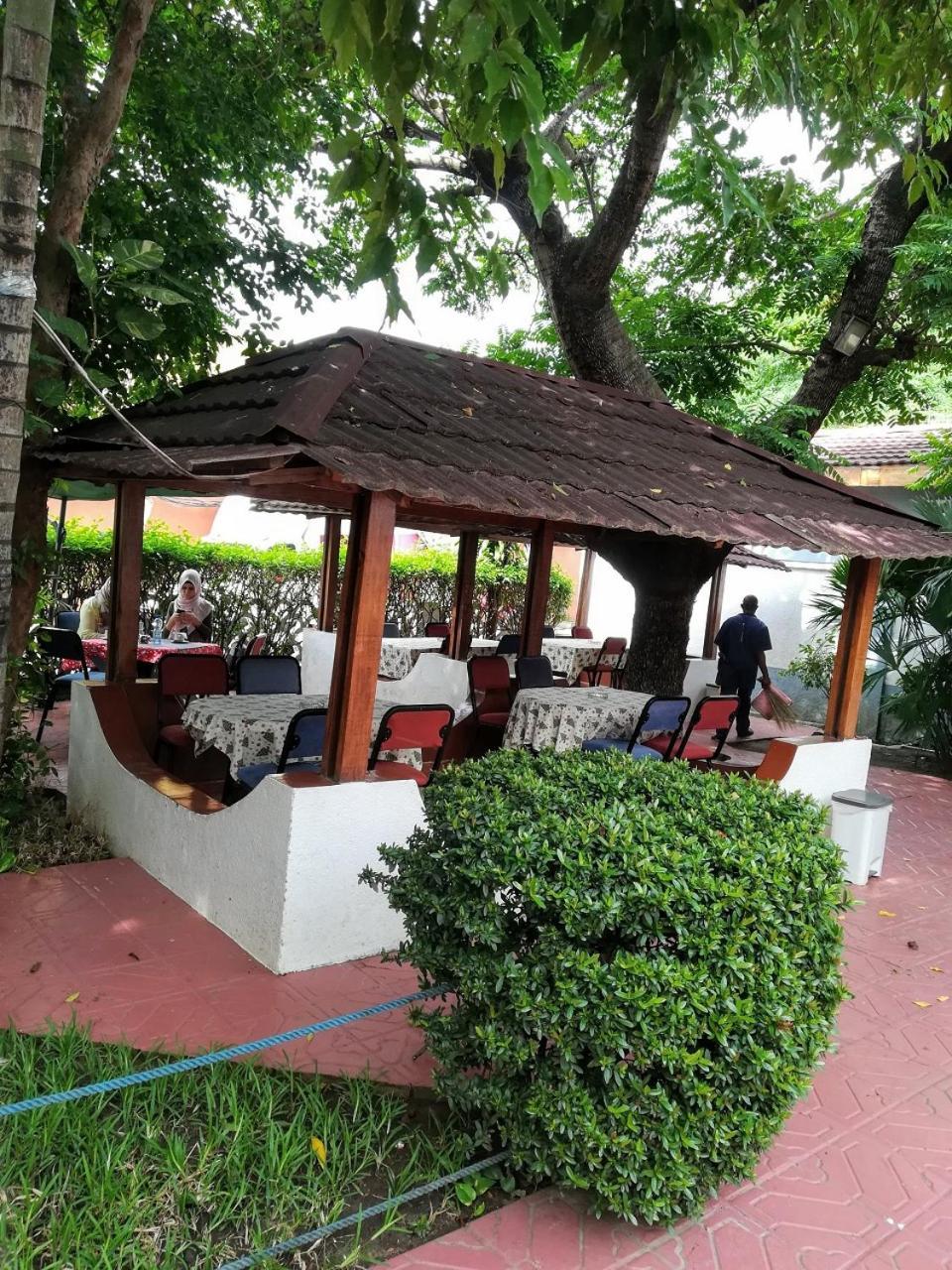 薇薇宫酒店 Matadi 外观 照片