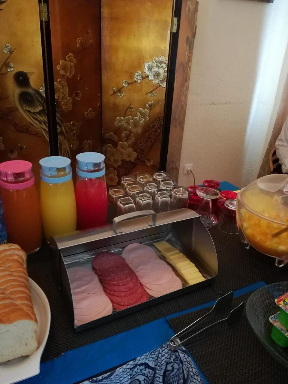 薇薇宫酒店 Matadi 外观 照片