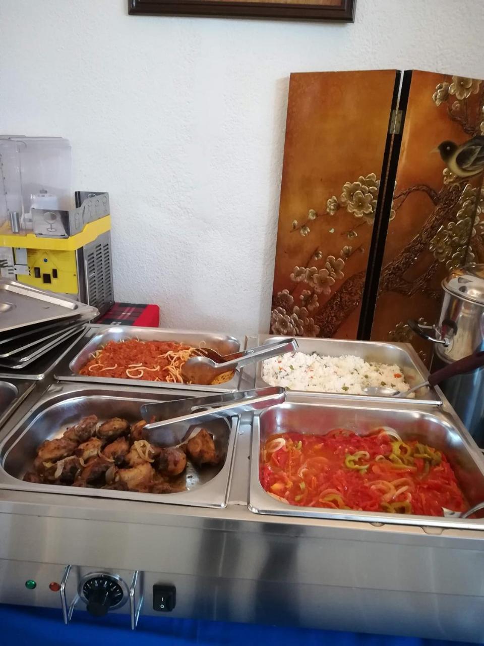 薇薇宫酒店 Matadi 外观 照片