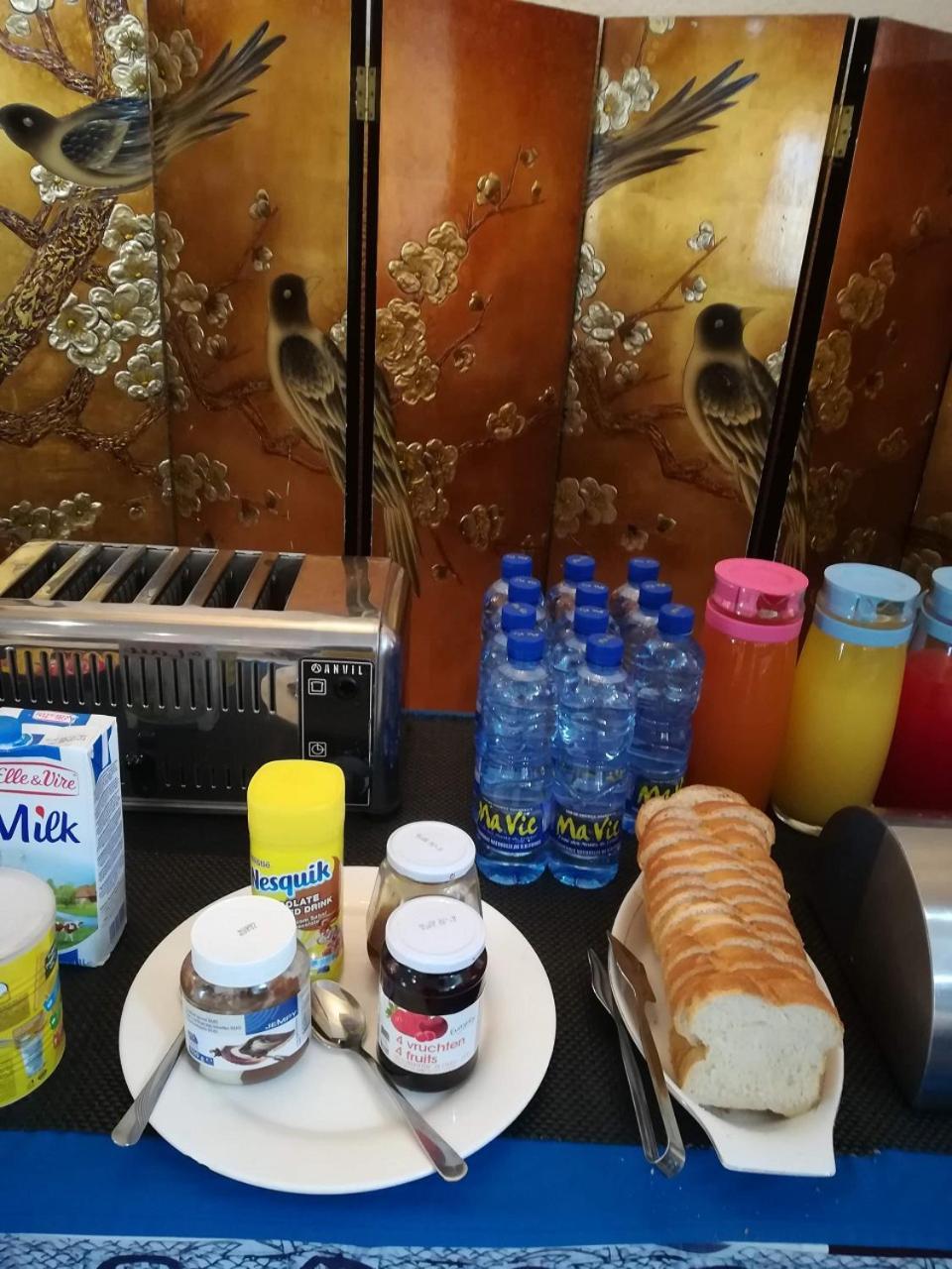 薇薇宫酒店 Matadi 外观 照片